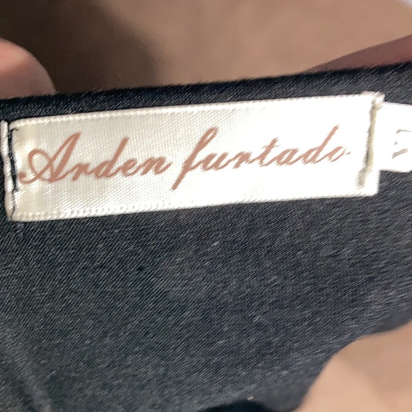 Arden Furtado Black with white color blocked long sleeve Juniors Sz XL - Picture 4 of 4